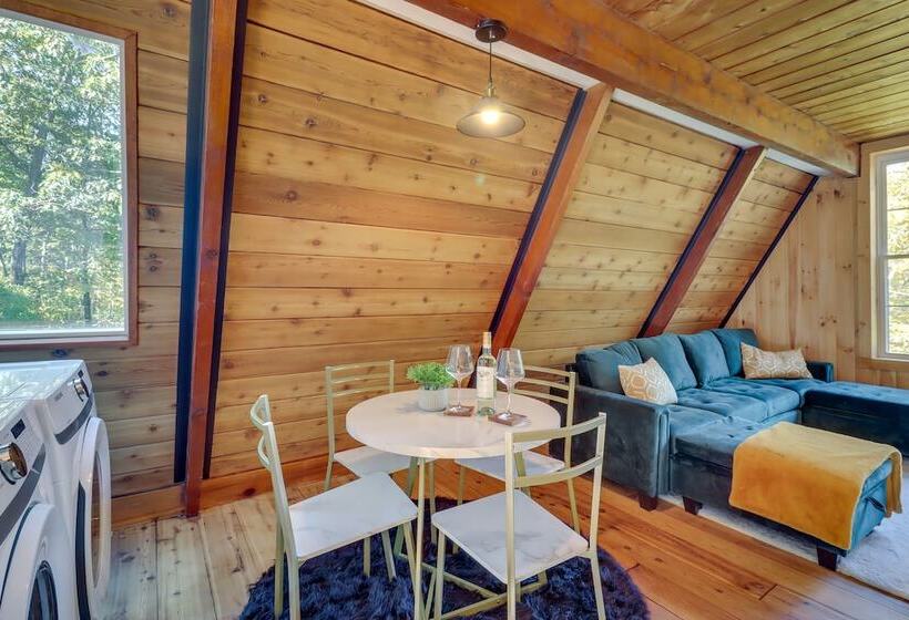 Hot Tub & Sauna: Secluded Pocono Getaway!