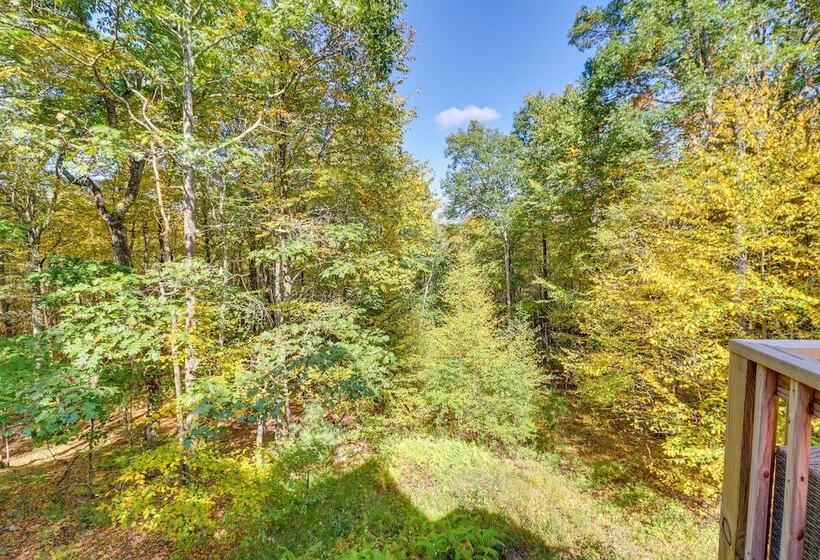 Hot Tub & Sauna: Secluded Pocono Getaway!