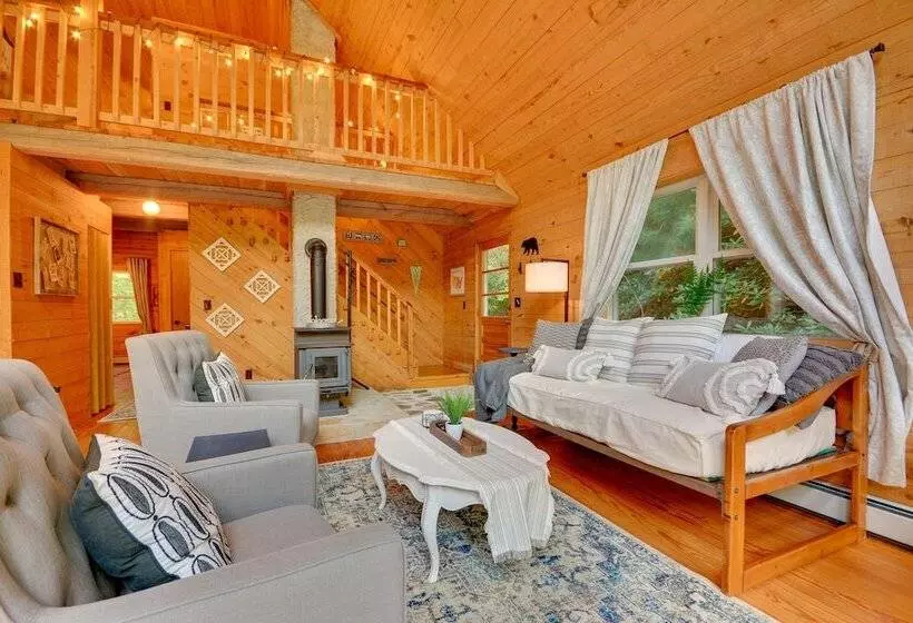 Serene Fancy Gap Cabin Retreat In Private Setting!