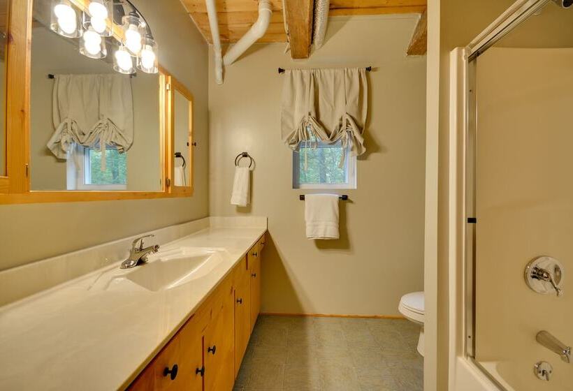 Serene Fancy Gap Cabin Retreat In Private Setting!