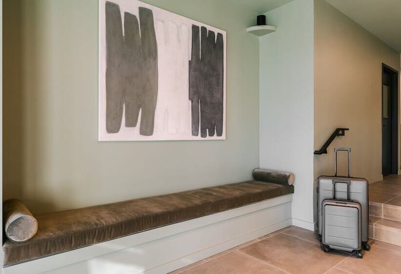 Reside Noma, A Wyndham Residence