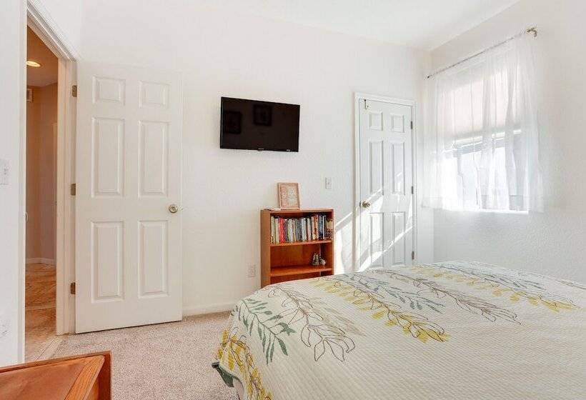 Spacious Brighton Home W/ Game Room + Fire Table!