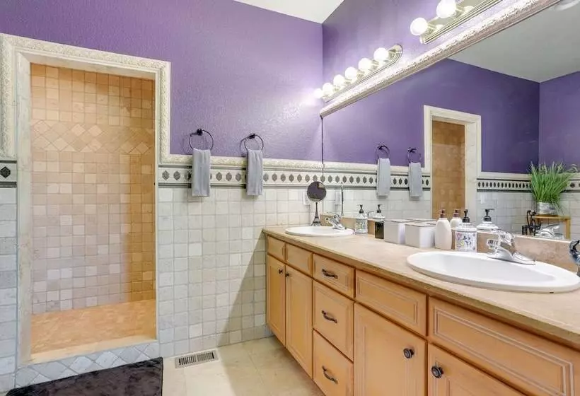 Spacious Brighton Home W/ Game Room + Fire Table!