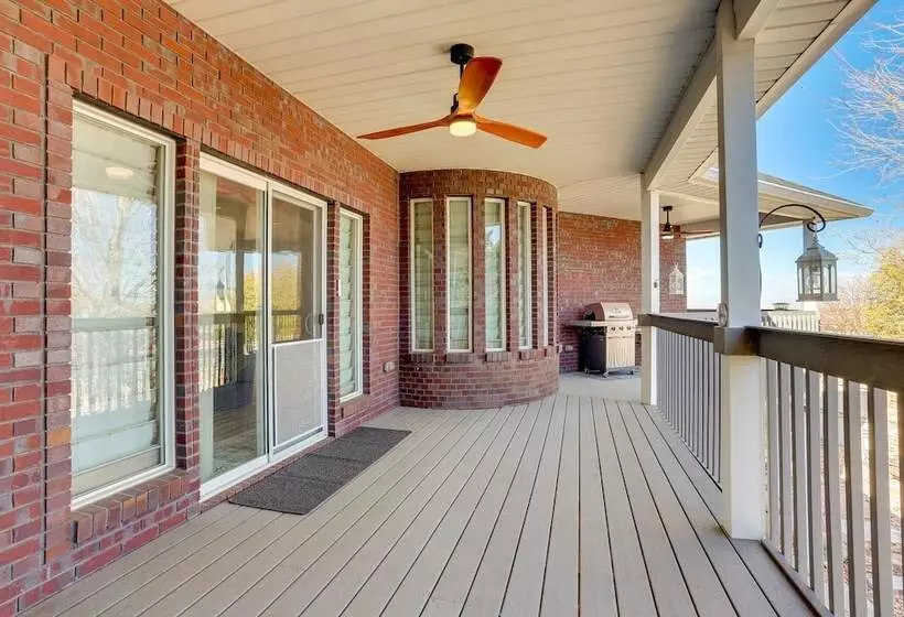 Spacious Brighton Home W/ Game Room + Fire Table!