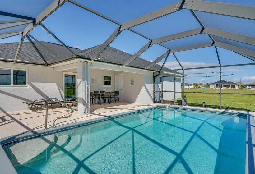 Furnished Lanai + Pool: Sunlit Cape Coral Getaway!