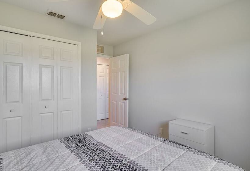 Furnished Lanai + Pool: Sunlit Cape Coral Getaway!