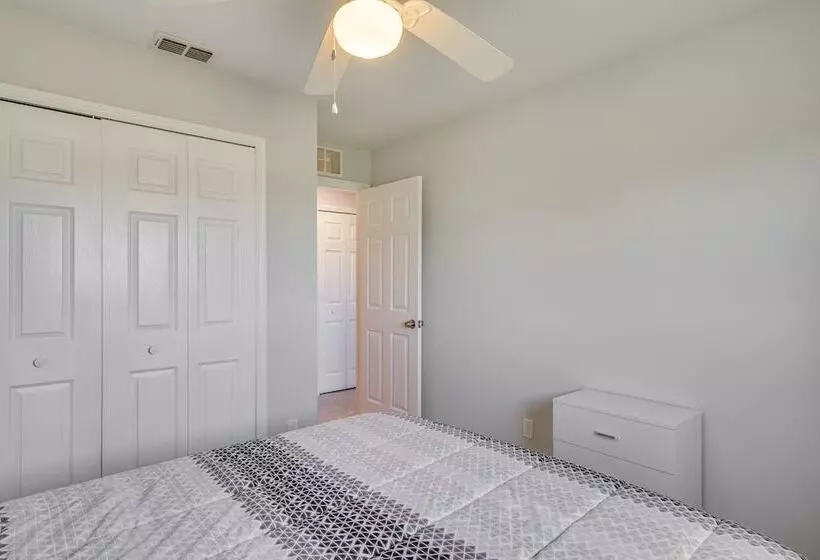 Furnished Lanai + Pool: Sunlit Cape Coral Getaway!