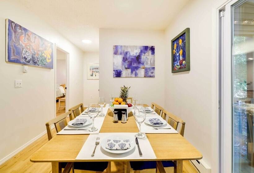 Tobyhanna Cottage W/ Screened In Porch & Fire Pit!