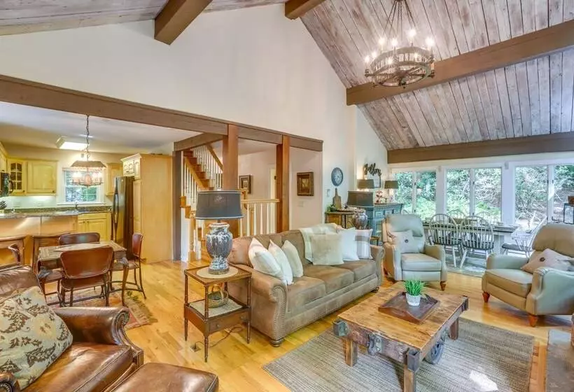 Well Appointed Boone Home W/ Hot Tub + Gas Grill