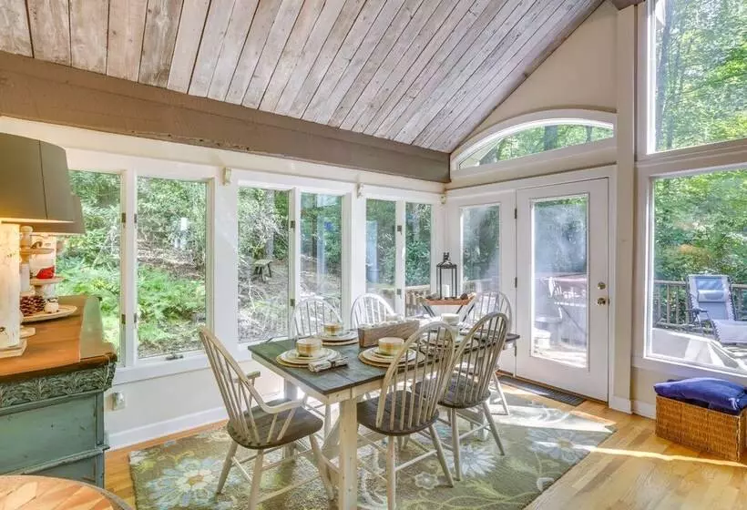 Well Appointed Boone Home W/ Hot Tub + Gas Grill