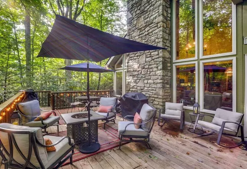 Well Appointed Boone Home W/ Hot Tub + Gas Grill