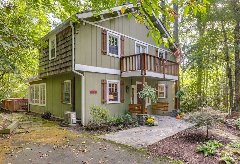 Well Appointed Boone Home W/ Hot Tub + Gas Grill