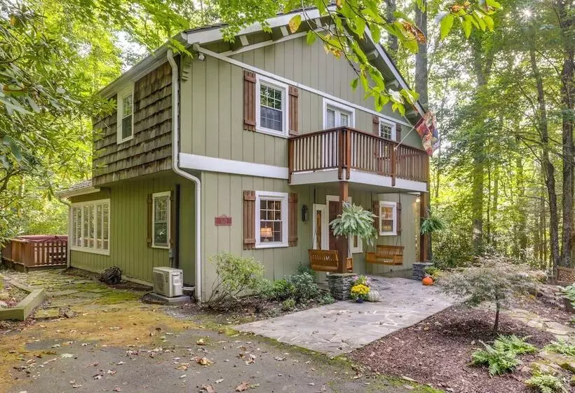 Well Appointed Boone Home W/ Hot Tub + Gas Grill