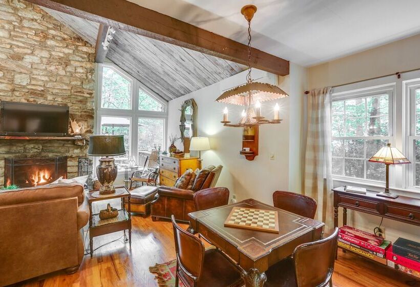 Well Appointed Boone Home W/ Hot Tub + Gas Grill