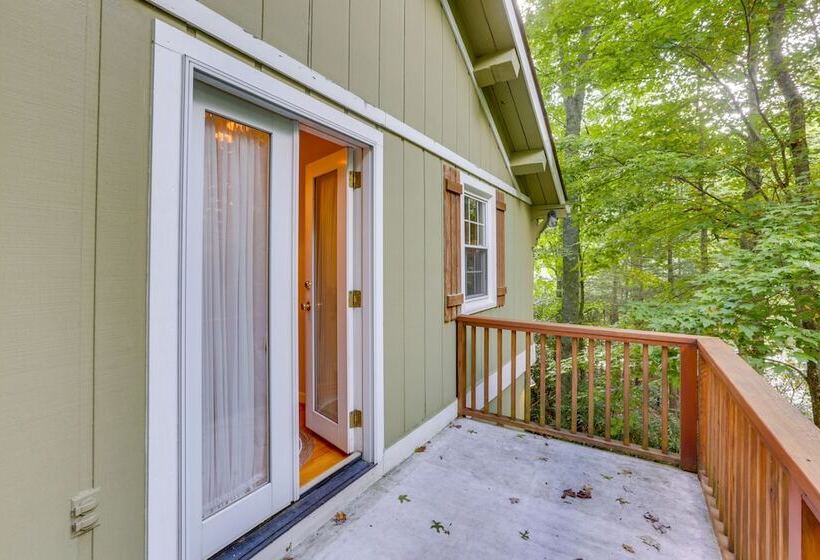 Well Appointed Boone Home W/ Hot Tub + Gas Grill