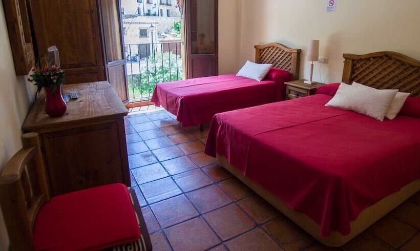 هاستل Posada Del Huécar