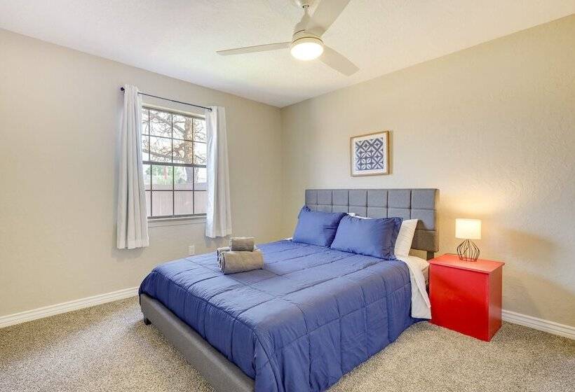 Albuquerque Home W/ Hot Tub + Putting Green!