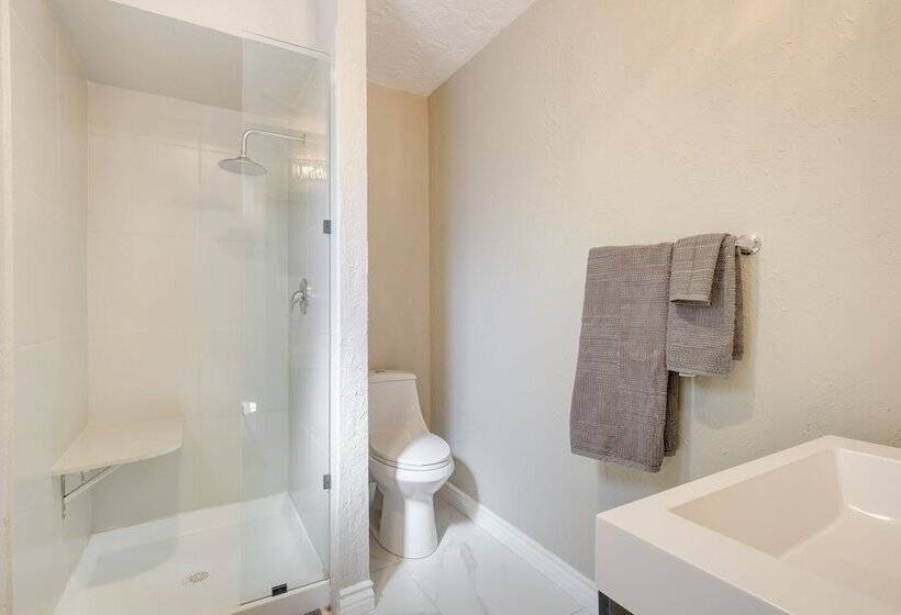 Albuquerque Home W/ Hot Tub + Putting Green!