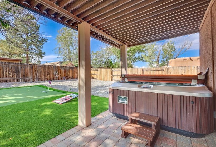 Albuquerque Home W/ Hot Tub + Putting Green!