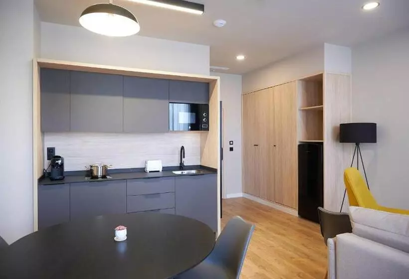 هتل Dorm4you Arena 2
