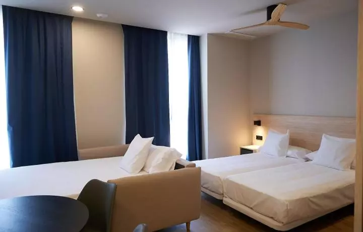 هتل Dorm4you Arena 2