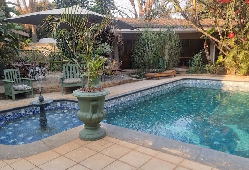 تختخواب و صبحانه The Gallery Boutique