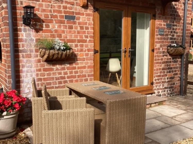 Charming 2 Bed Cottage, Beautiful Views, Knutsford