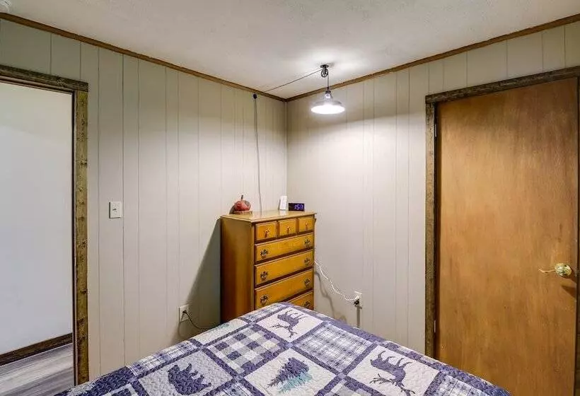 Charming Gatlinburg Home: Pets & Families Welcome!