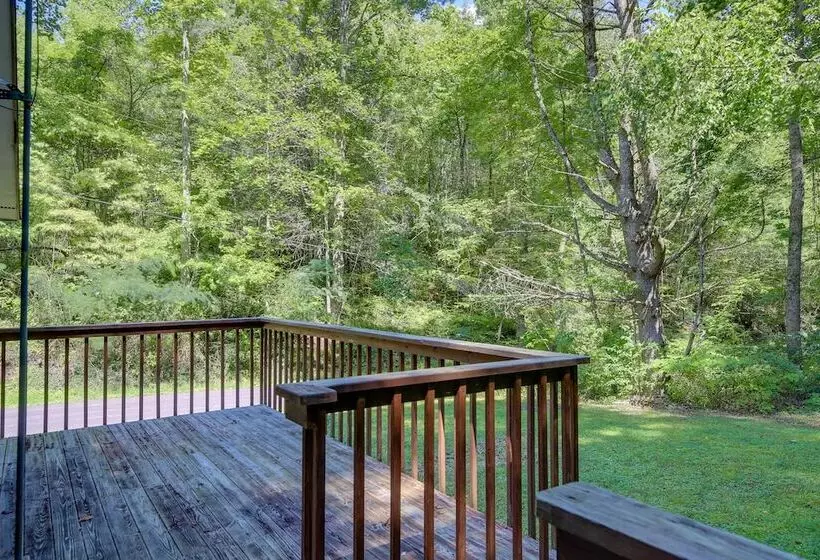 Charming Gatlinburg Home: Pets & Families Welcome!