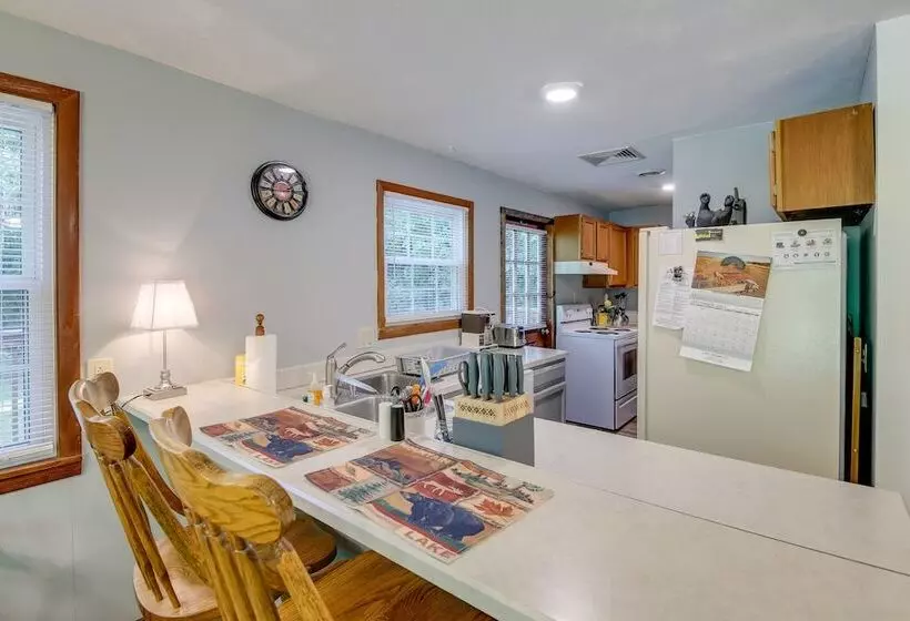 Charming Gatlinburg Home: Pets & Families Welcome!