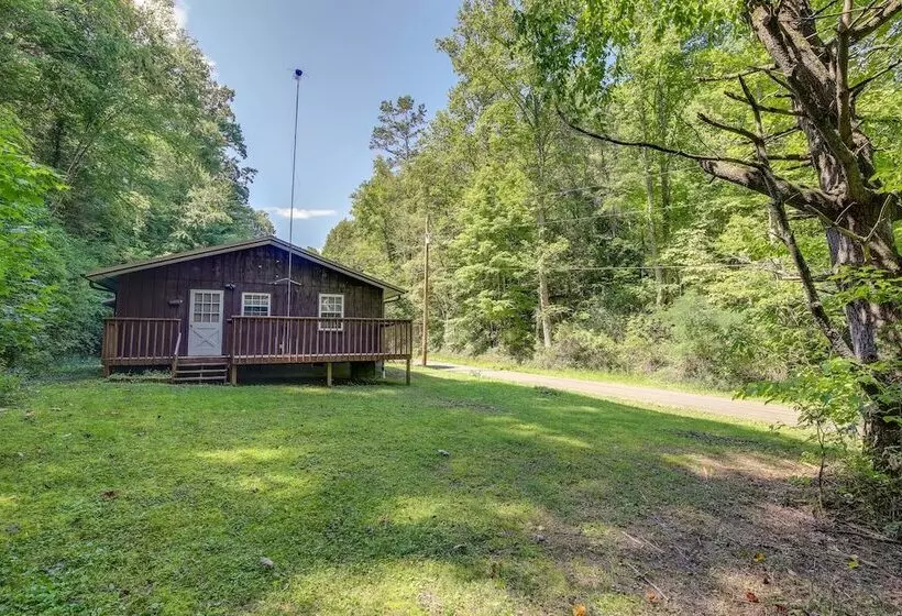 Charming Gatlinburg Home: Pets & Families Welcome!