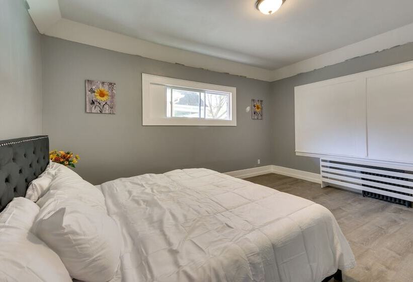 Chic Newark Vacation Rental: 3 Mi To Airport!