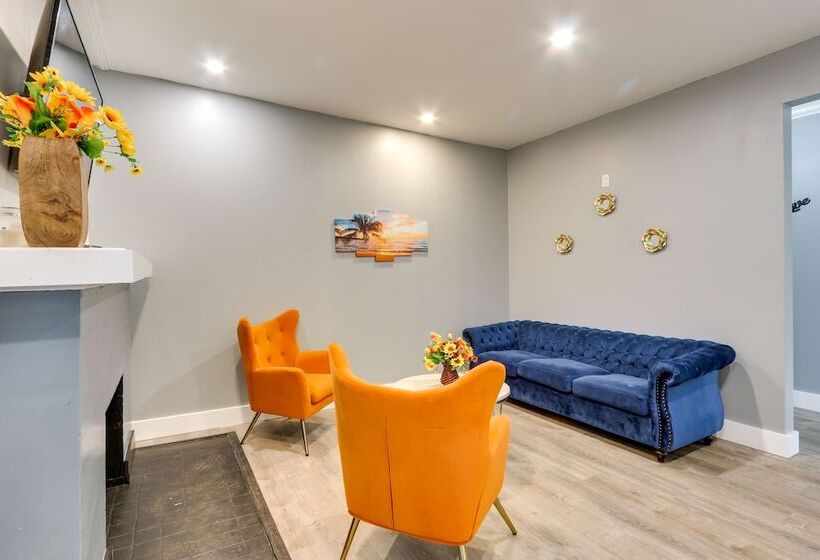 Chic Newark Vacation Rental: 3 Mi To Airport!