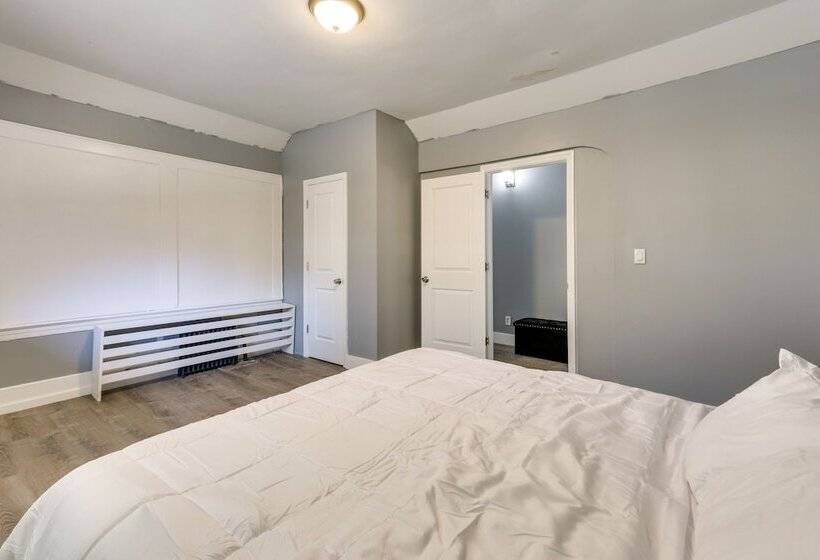 Chic Newark Vacation Rental: 3 Mi To Airport!