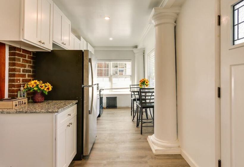 Chic Newark Vacation Rental: 3 Mi To Airport!