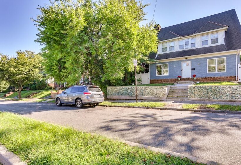 Chic Newark Vacation Rental: 3 Mi To Airport!