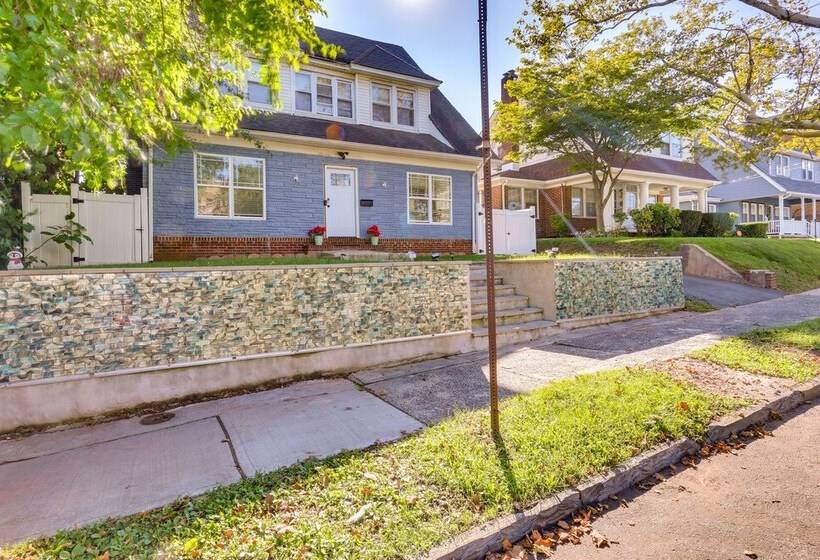 Chic Newark Vacation Rental: 3 Mi To Airport!