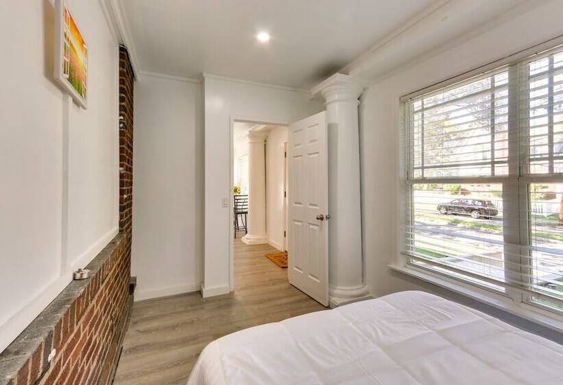 Chic Newark Vacation Rental: 3 Mi To Airport!