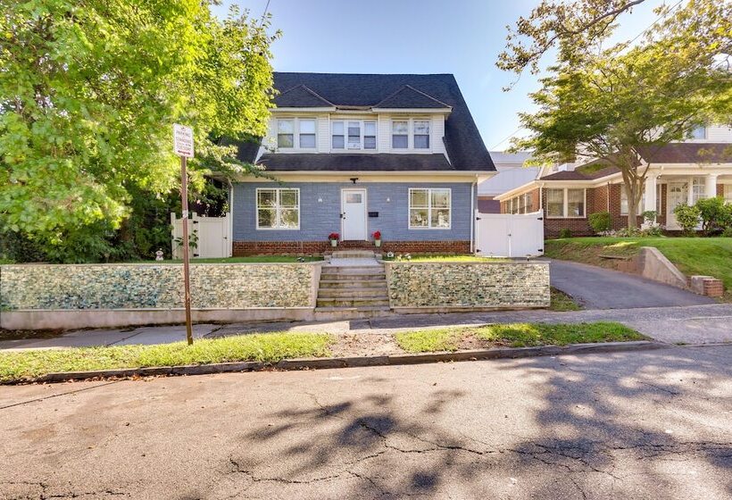 Chic Newark Vacation Rental: 3 Mi To Airport!