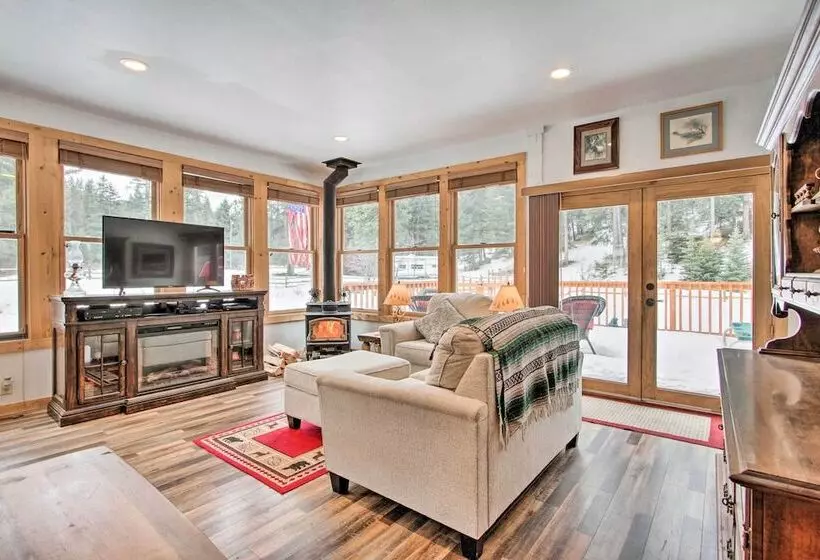 Creekside Clancy Cabin In Helena Natl Forest!