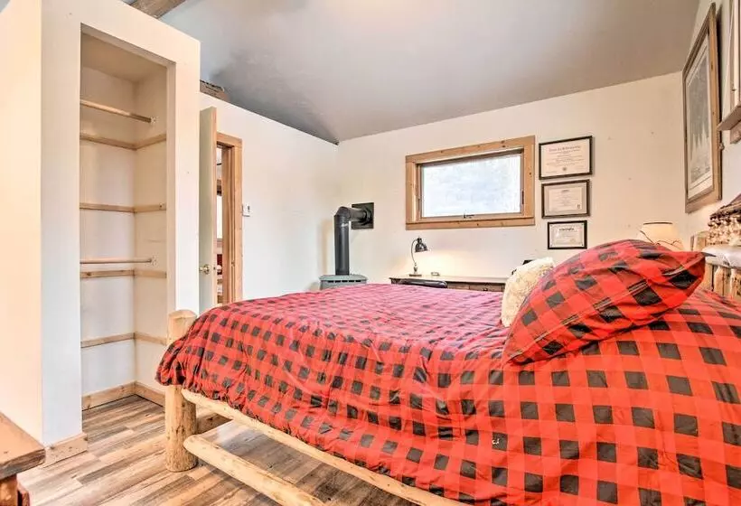 Creekside Clancy Cabin In Helena Natl Forest!