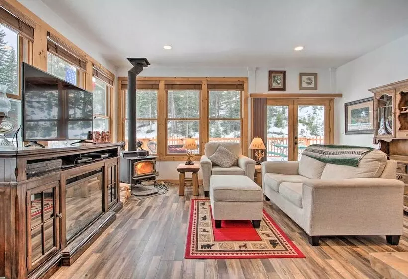 Creekside Clancy Cabin In Helena Natl Forest!