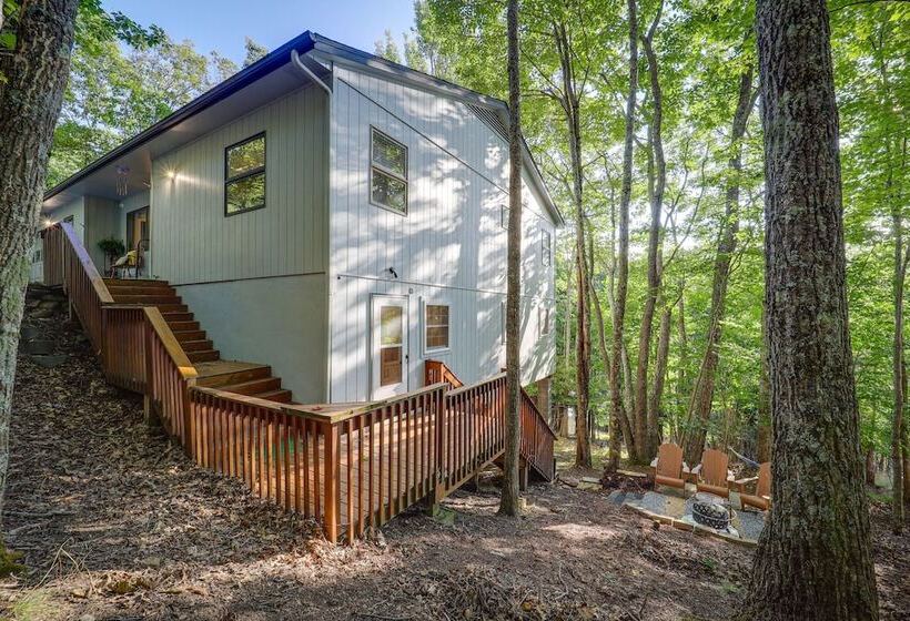 Dog Friendly Beech Mountain Home W/ Deck