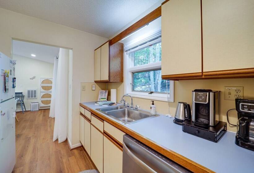 Dog Friendly Beech Mountain Home W/ Deck