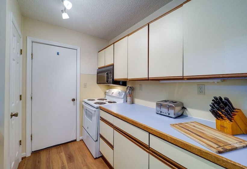 Dog Friendly Beech Mountain Home W/ Deck