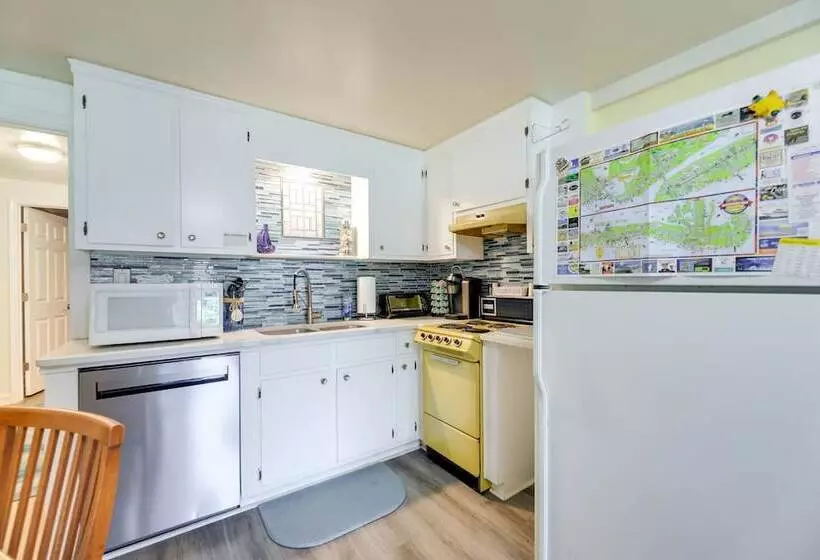 Emerald Isle Vacation Rental, Walk To Beach!