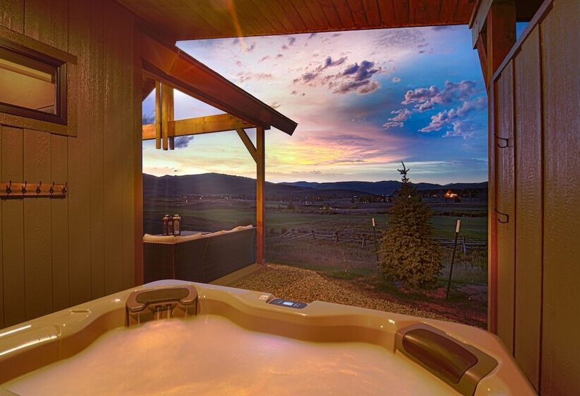 Home On Golf Course W/ Hot Tub, Near Grand Lake