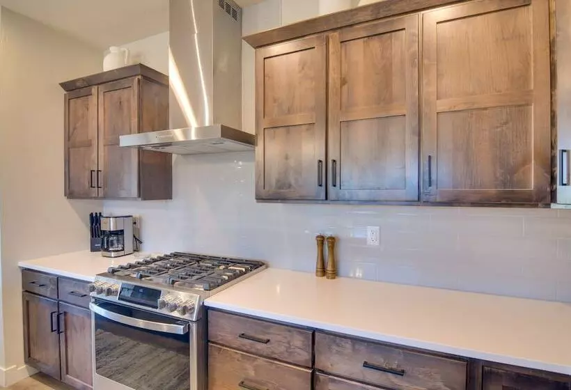 Home On Golf Course W/ Hot Tub, Near Grand Lake