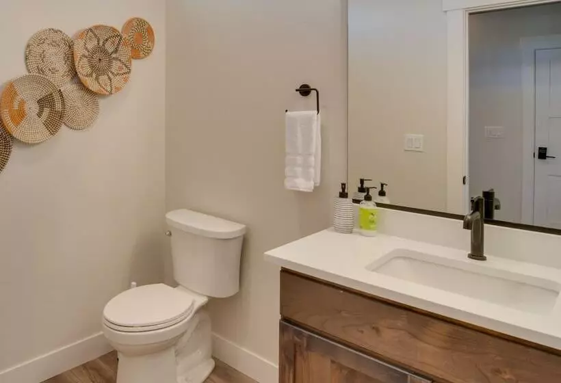 Home On Golf Course W/ Hot Tub, Near Grand Lake