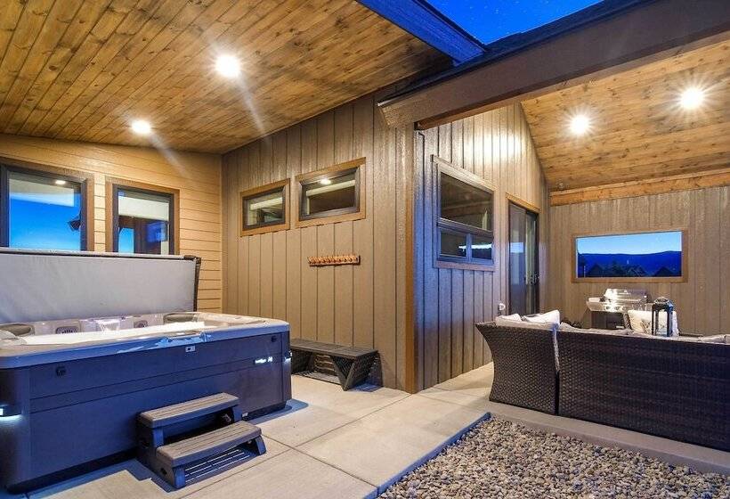 Home On Golf Course W/ Hot Tub, Near Grand Lake